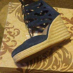 Suede blue size 9 wedges